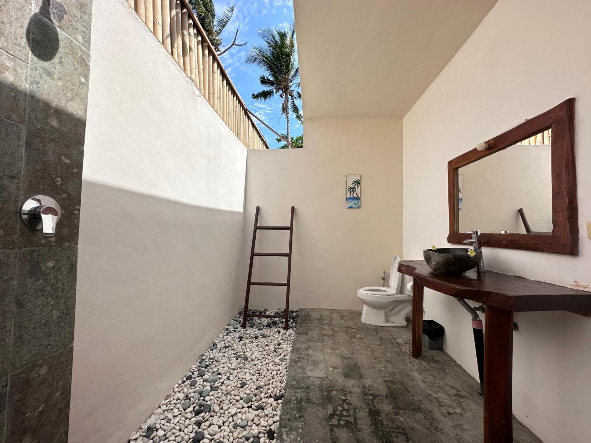 Pebble & Fins Bali Dive Resort Tulamben Екстериор снимка